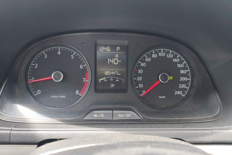 Used Volkswagen Lavida 2013 Revised Classic 1.6L Automatic Fashion Edition Instrument Cluster