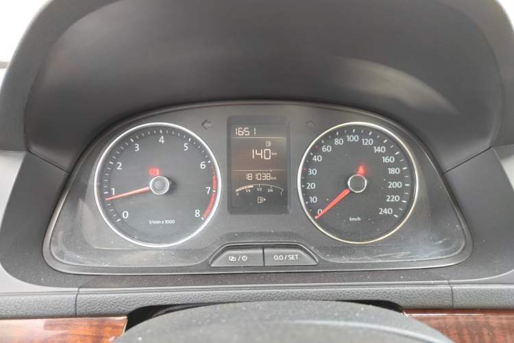 Used Volkswagen Lavida 2013 Revised Version 1.4 TSI Manual Comfort Edition Instrument Cluster