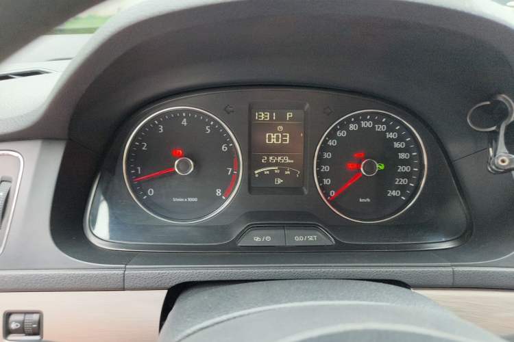 Used Volkswagen Lavida 2013 Restyled Classic 1.6L Automatic Comfort Edition Instrument Cluster