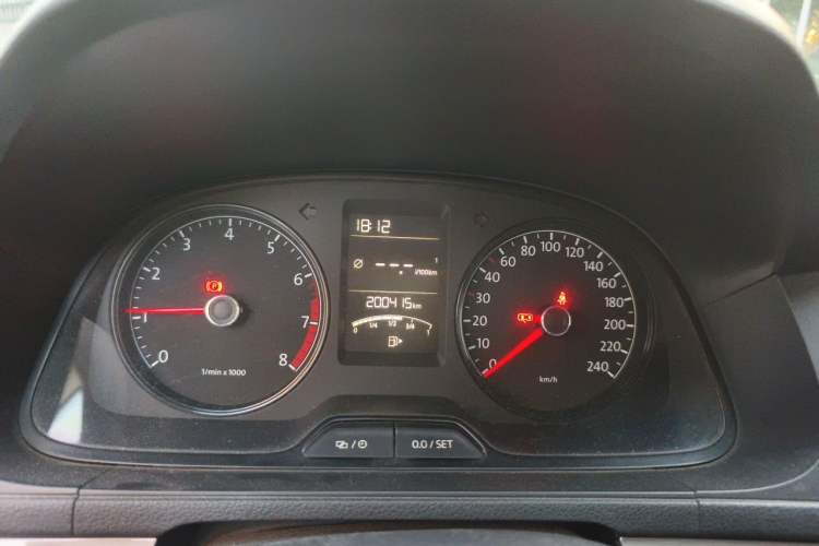 Used Volkswagen Lavida 2013 Revised Classic 1.6L Manual Fashion Edition Instrument Cluster