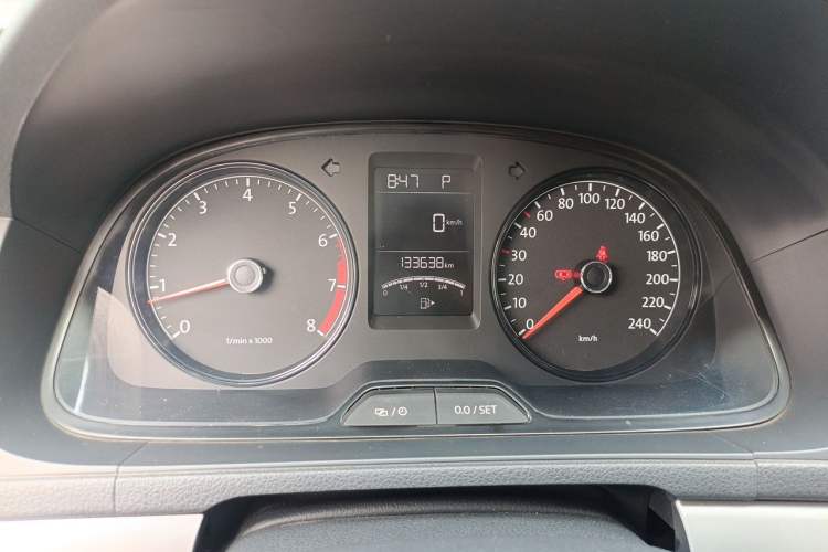 Used Volkswagen Lavida 2013 Revised Classic 1.6L Automatic Fashion Edition Instrument Cluster