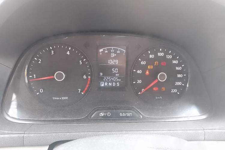 Used Volkswagen Lavida 2013 1.6L Automatic Fashion Edition Instrument Cluster