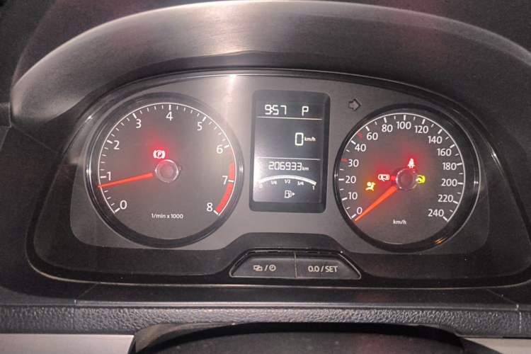 Used Volkswagen Lavida 2013 Revised Classic 1.6L Automatic Fashion Edition Instrument Cluster
