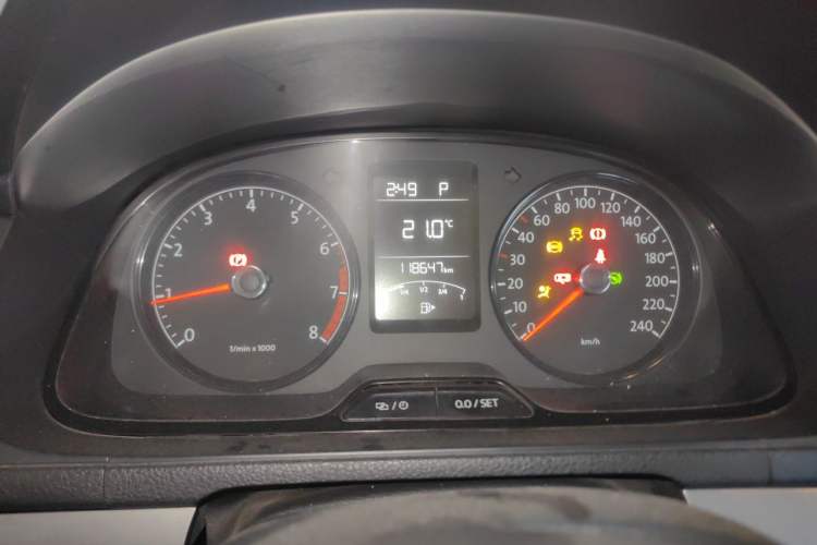 Used Volkswagen Lavida 2013 Revised Classic 1.6L Automatic Fashion Edition Instrument Cluster