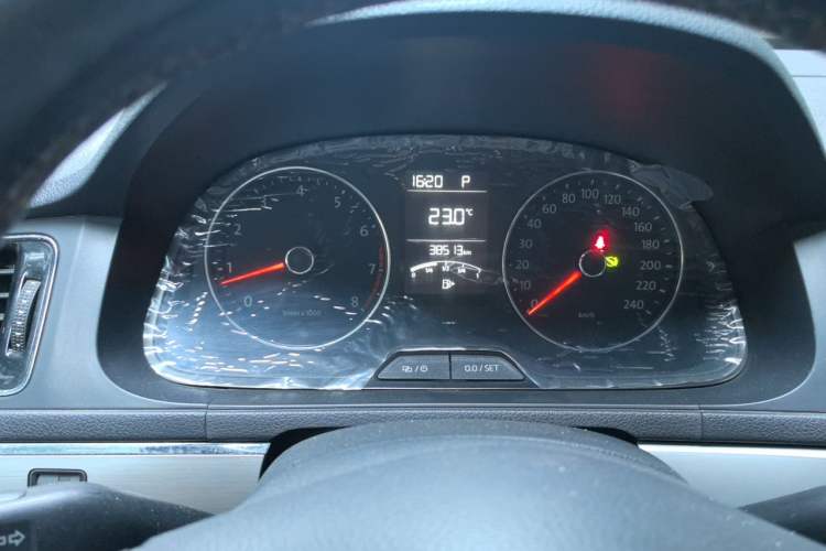 Used Volkswagen Lavida 2013 Revised Version 1.4 TSI DSG Luxury Edition Instrument Cluster