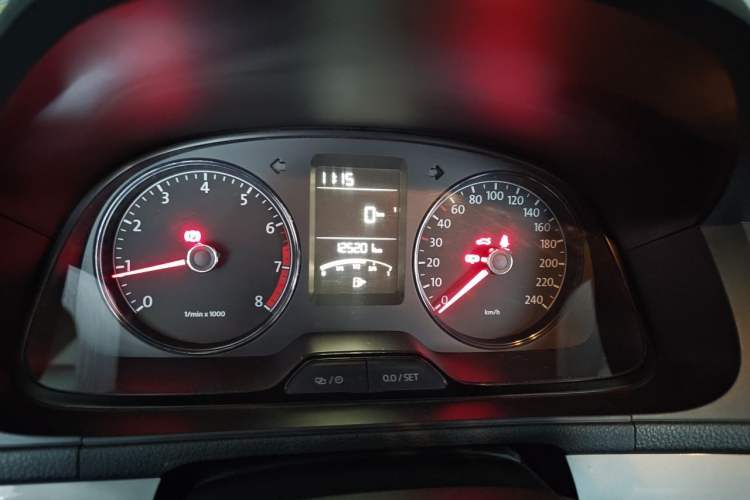 Used Volkswagen Lavida 2013 Revised Classic 1.6L Manual Fashion Edition Instrument Cluster