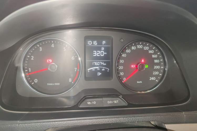 Used Volkswagen Lavida 2013 1.6L Automatic Comfort Edition Instrument Cluster
