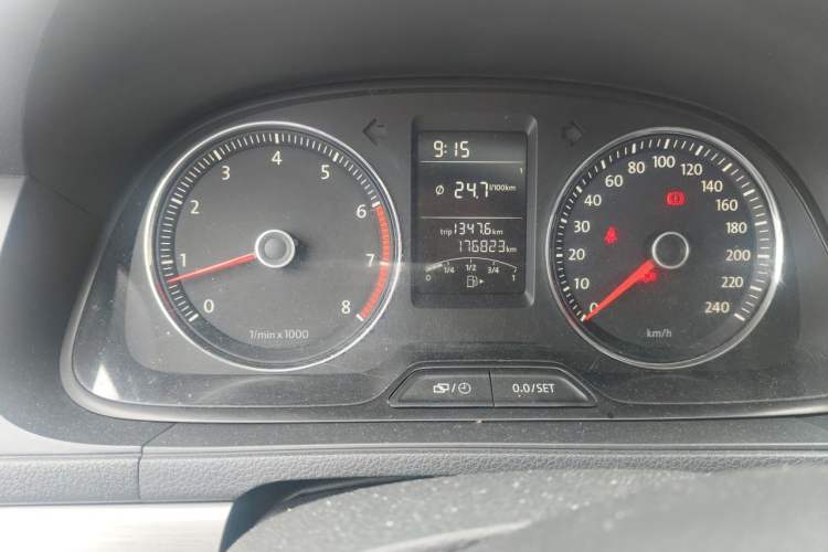 Used Volkswagen Lavida 2013 1.4TSI Manual Comfort Edition Instrument Cluster