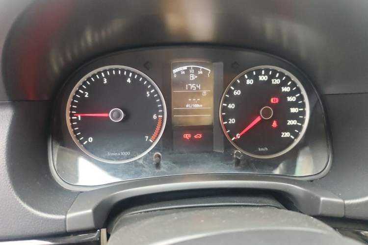 Used Volkswagen Lavida 2013 Classic 1.6L Manual Fashion Edition Instrument Cluster