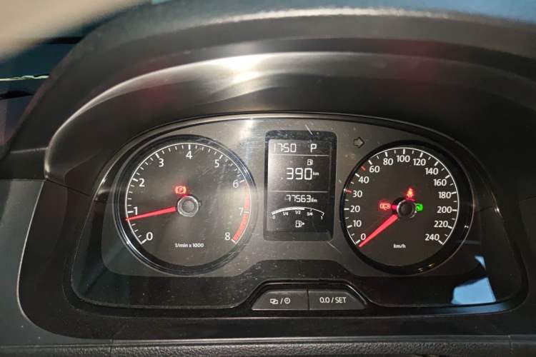 Used Volkswagen Lavida 2013 Revised Classic 1.6L Automatic Fashion Edition Instrument Cluster