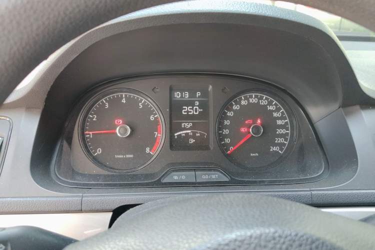 Used Volkswagen Lavida 2013 Revised Classic 1.6L Automatic Fashion Edition Instrument Cluster