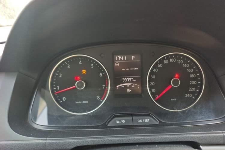 Used Volkswagen Lavida 2013 1.6L Automatic Comfort Edition Instrument Cluster