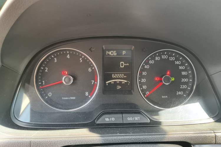Used Volkswagen Lavida 2013 Revised Version 1.6L Automatic Luxury Edition Instrument Cluster