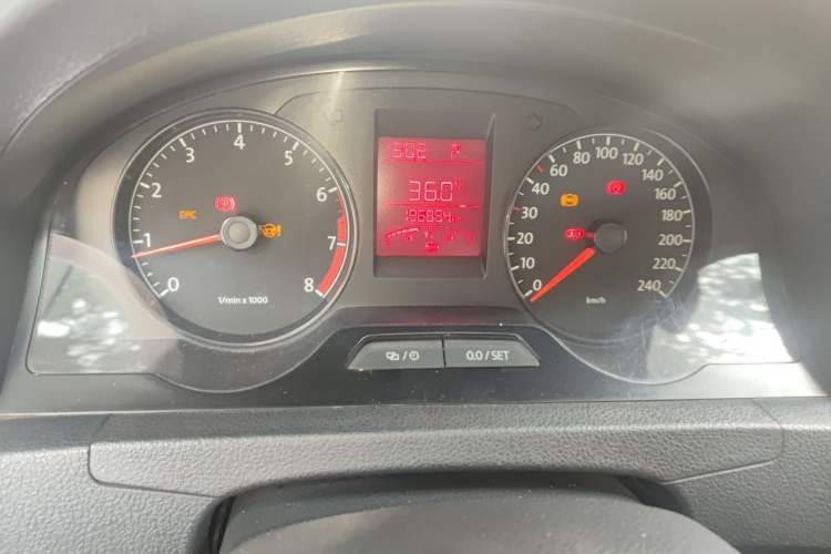 Used Volkswagen Lavida 2013 Revised Classic 1.6L Automatic Fashion Edition Instrument Cluster