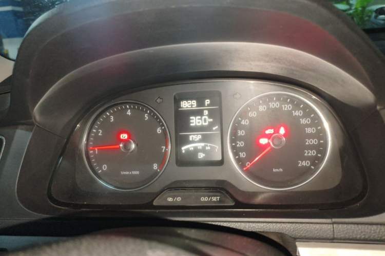 Used Volkswagen Lavida 2013 Restyled Classic 1.6L Automatic Comfort Edition Instrument Cluster