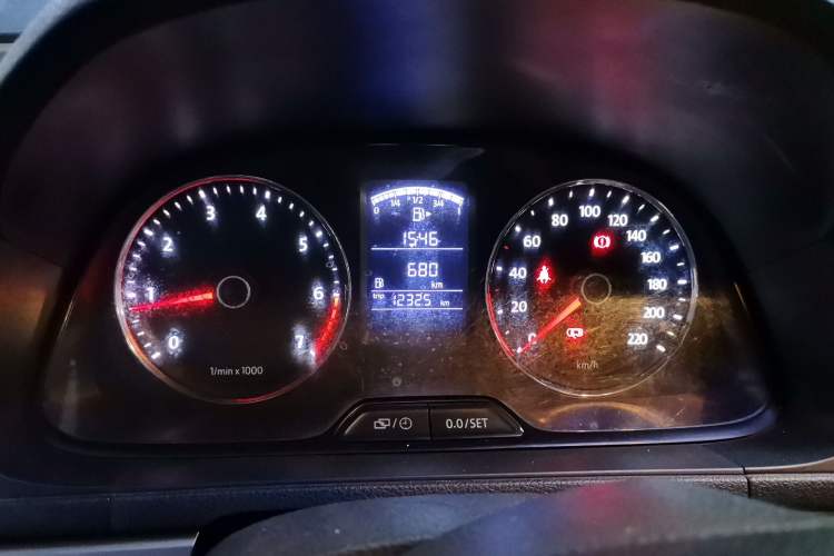 Used Volkswagen Lavida 2013 1.6L Manual Comfort Edition Instrument Cluster