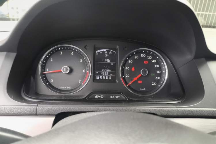 Used Volkswagen Lavida 2013 1.6L Automatic Comfort Edition Instrument Cluster