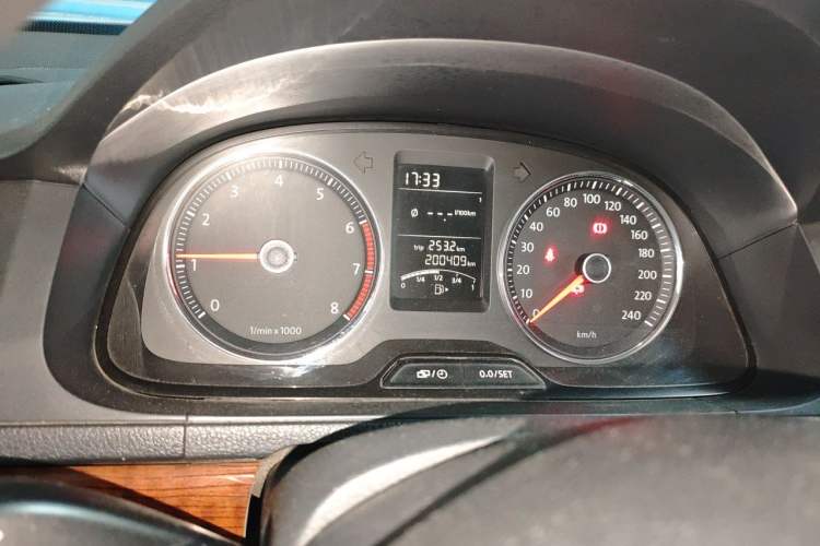 Used Volkswagen Lavida 2013 1.4TSI Manual Comfort Edition Instrument Cluster