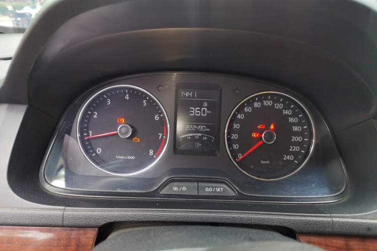 Used Volkswagen Lavida 2013 Restyled Classic 1.6L Manual Comfort Edition Instrument Cluster