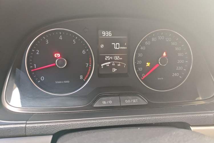 Used Volkswagen Lavida 2013 Restyled Classic 1.6L Manual Comfort Edition Instrument Cluster