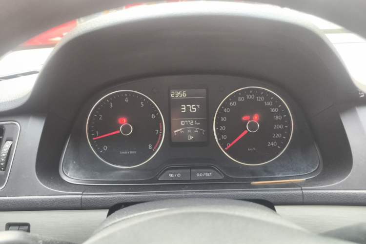 Used Volkswagen Lavida 2013 1.4TSI Manual Comfort Edition Instrument Cluster