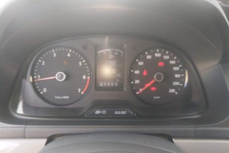 Used Volkswagen Lavida 2013 1.6L Automatic Fashion Edition Instrument Cluster
