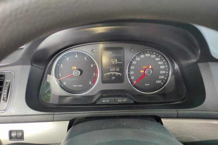 Used Volkswagen Lavida 2013 Restyled Classic 1.6L Manual Comfort Edition Instrument Cluster