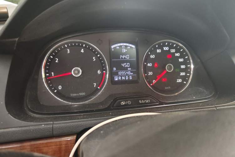 Used Volkswagen Lavida 2013 1.6L Automatic Comfort Edition Instrument Cluster