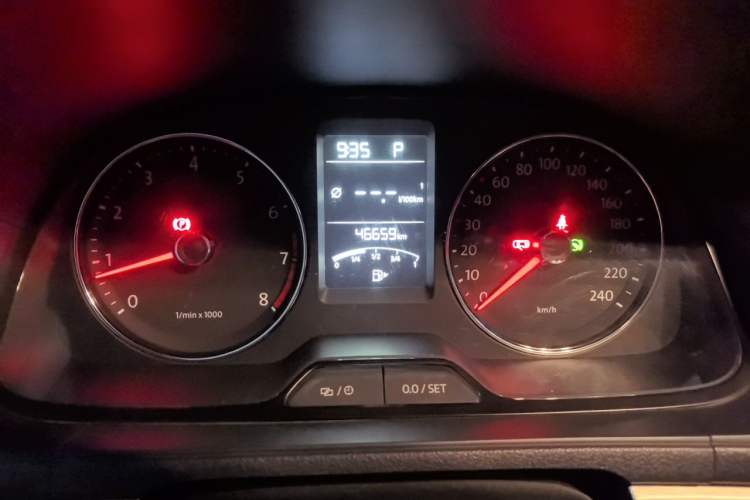 Used Volkswagen Lavida 2013 Restyled Classic 1.6L Automatic Comfort Edition Instrument Cluster