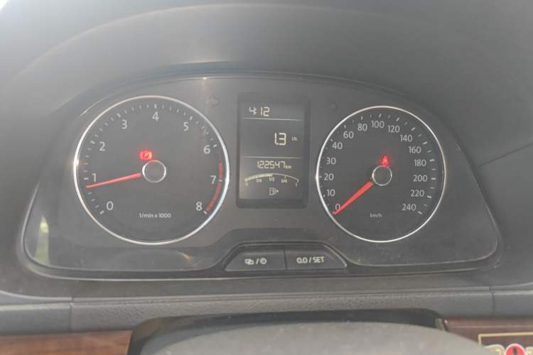 Used Volkswagen Lavida 2013 1.4TSI Manual Comfort Edition Instrument Cluster