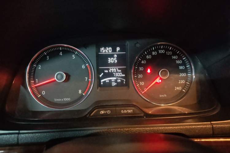 Used Volkswagen Lavida 2013 1.4TSI DSG Comfort Edition Instrument Cluster