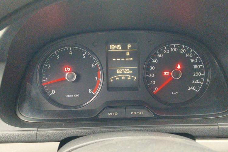 Used Volkswagen Lavida 2013 Revised Classic 1.6L Automatic Fashion Edition Instrument Cluster