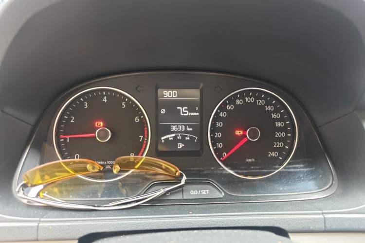 Used Volkswagen Lavida 2013 Restyled Classic 1.6L Manual Comfort Edition Instrument Cluster