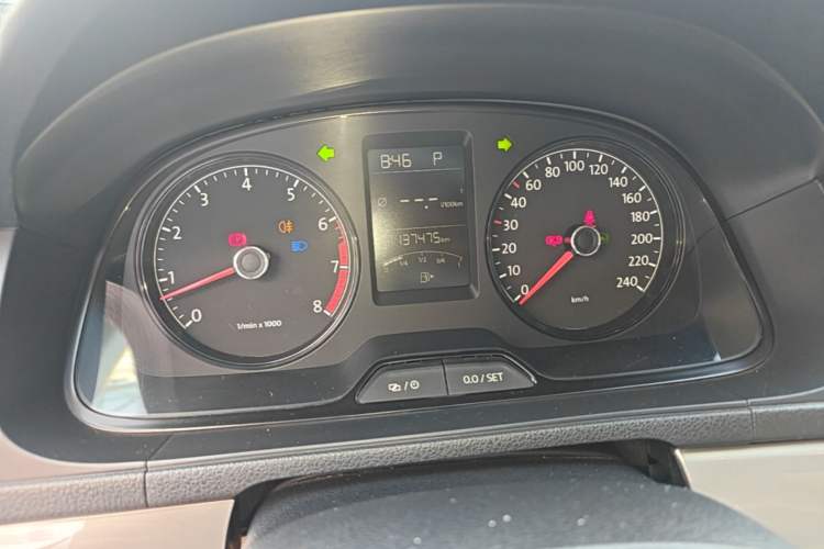 Used Volkswagen Lavida 2013 Revised Classic 1.6L Automatic Fashion Edition Instrument Cluster