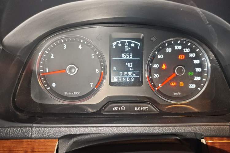 Used Volkswagen Lavida 2013 1.6L Automatic Comfort Edition Instrument Cluster