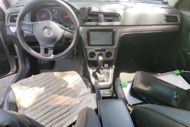 Used Volkswagen Lavida 2013 Restyled Classic 1.6L Automatic Comfort Edition Interior 2