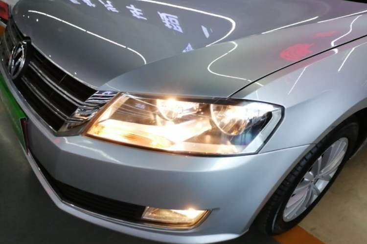 Used Volkswagen Lavida 2013 Revised Version 1.6L Automatic Luxury Edition Left Front Headlight