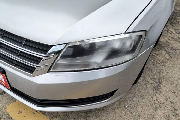 Used Volkswagen Lavida 2013 Revised Classic 1.6L Automatic Fashion Edition Left Front Headlight