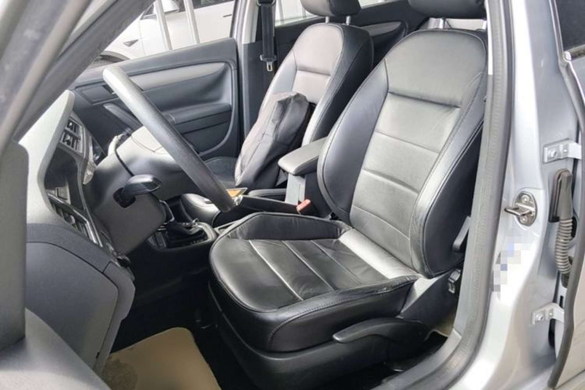 Used Volkswagen Lavida 2013 1.4TSI DSG Comfort Edition Left Front Seat