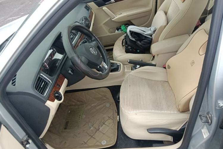 Used Volkswagen Lavida 2013 1.6L Automatic Comfort Edition Left Front Seat