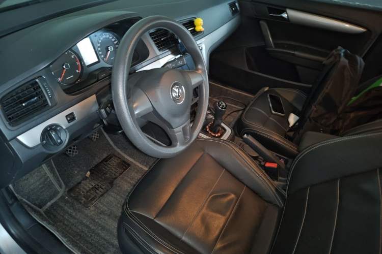 Used Volkswagen Lavida 2013 Revised Classic 1.6L Manual Fashion Edition Left Front Seat