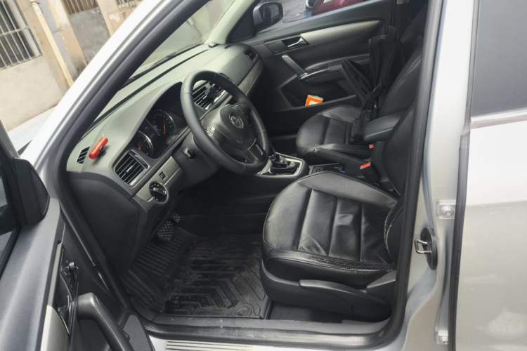 Used Volkswagen Lavida 2013 1.6L Automatic Comfort Edition Left Front Seat