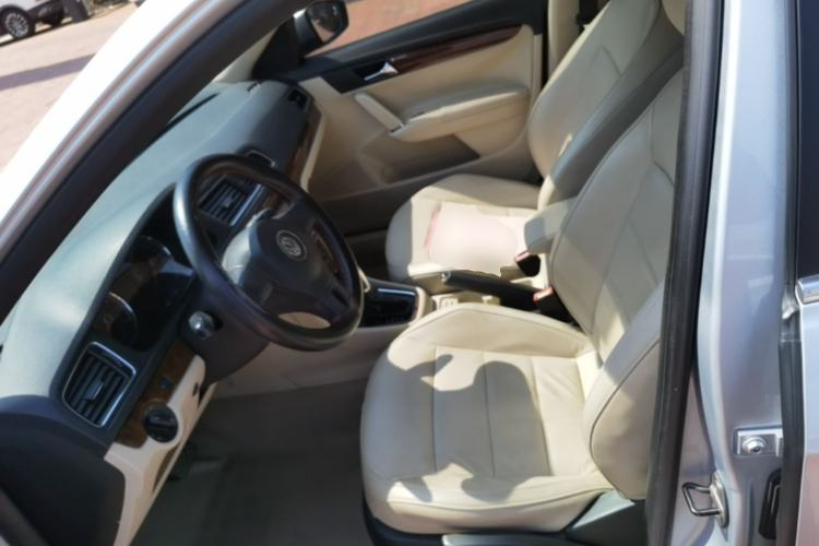 Used Volkswagen Lavida 2013 1.4TSI DSG Comfort Edition Left Front Seat