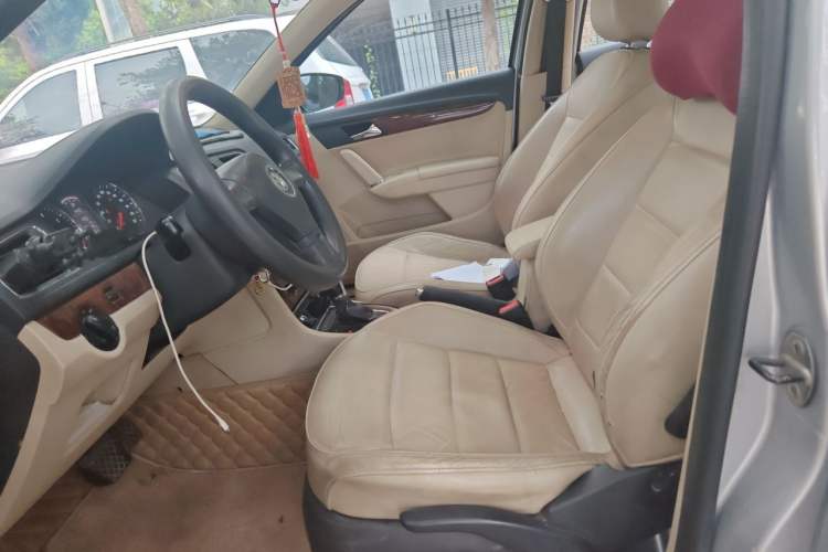 Used Volkswagen Lavida 2013 1.6L Automatic Comfort Edition Left Front Seat