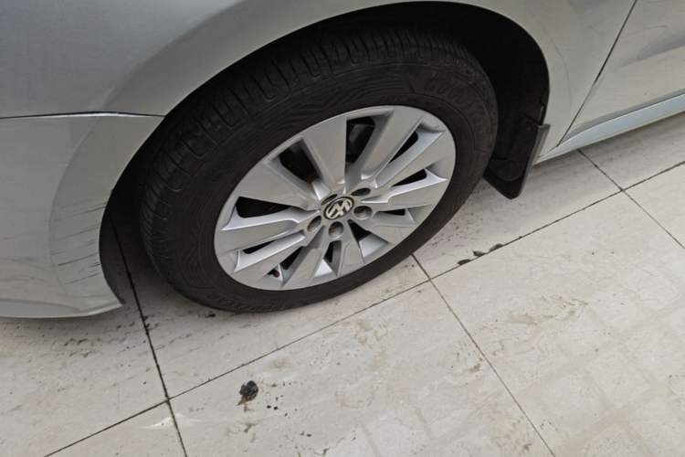 Used Volkswagen Lavida 2013 Revised Version 1.4 TSI DSG Comfort Edition Left Front Wheel Hub