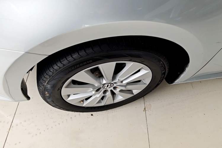 Used Volkswagen Lavida 2013 Restyled Classic 1.6L Automatic Comfort Edition Left Front Wheel Hub