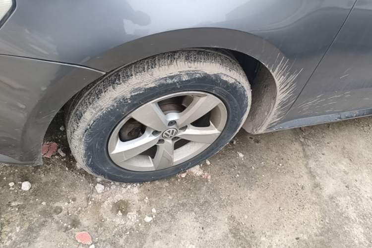 Used Volkswagen Lavida 2013 Revised Classic 1.6L Manual Fashion Edition Left Front Wheel Hub