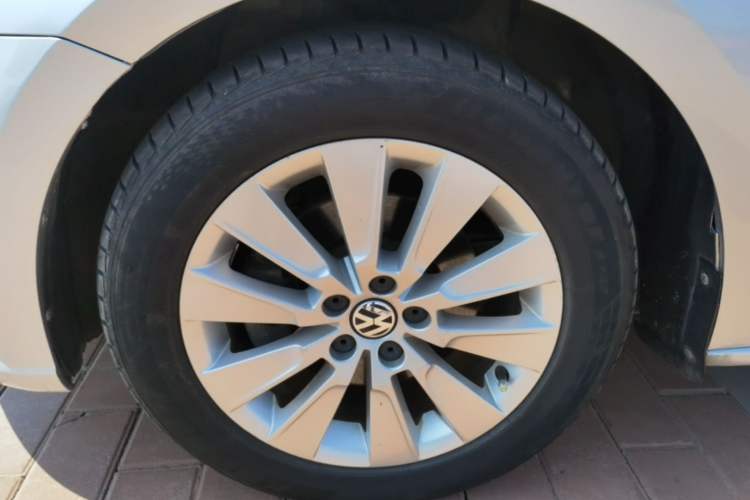 Used Volkswagen Lavida 2013 1.4TSI DSG Comfort Edition Left Front Wheel Hub