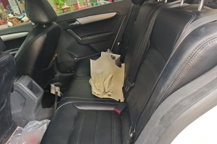 Used Volkswagen Lavida 2013 Revised Classic 1.6L Manual Fashion Edition Left Rear Seat