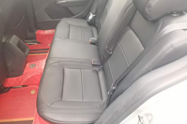 Used Volkswagen Lavida 2013 Revised Classic 1.6L Automatic Fashion Edition Left Rear Seat